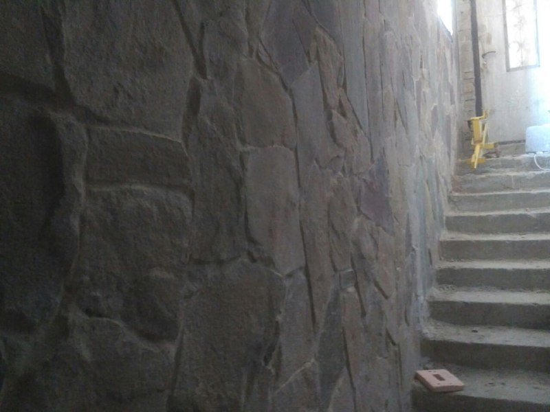 ﻿Стенка коридора в подвал из 5-ти видов камня.[мастер Роман-март 2020] фото 11_wall_10.jpg