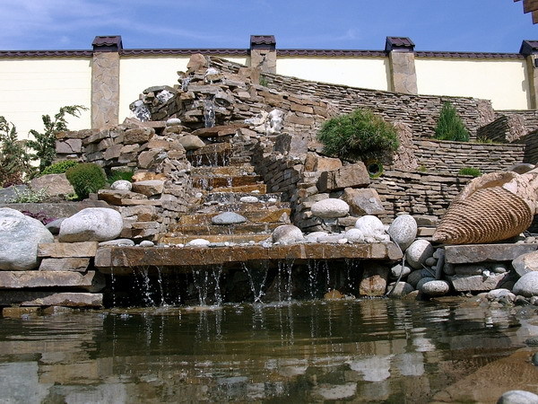 Садовые декоративные пруды. (2007-2010) фото gorka_u_uri4a.jpg